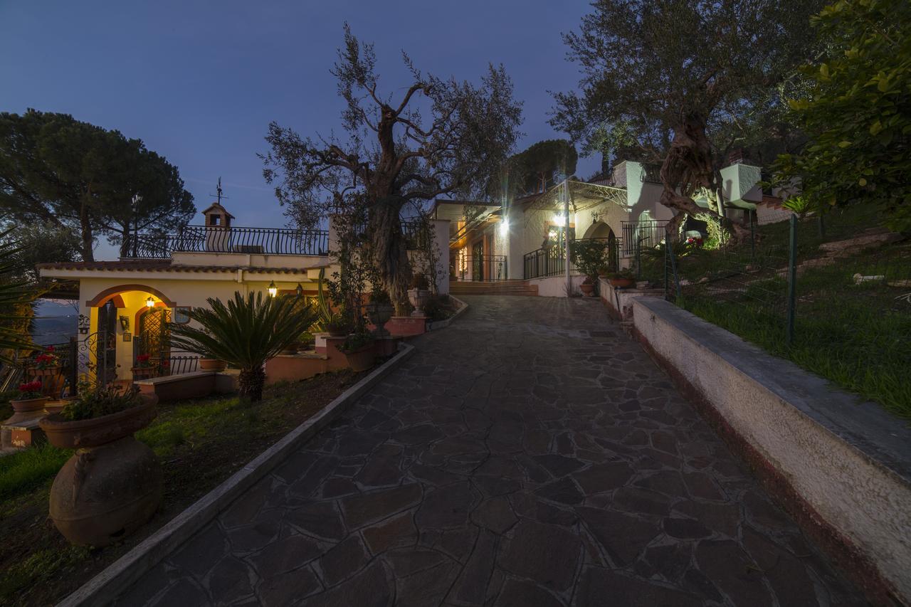 Millenovecento Apartman Tivoli Kültér fotó