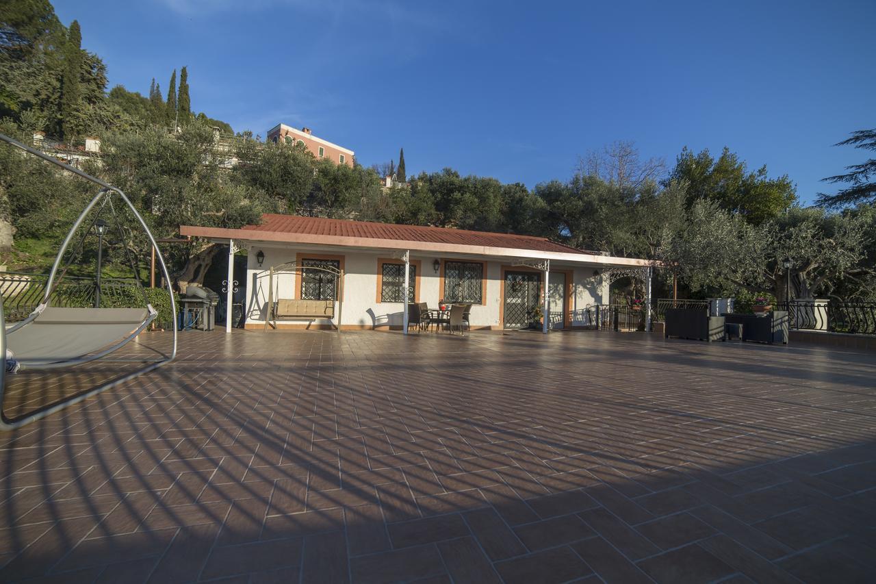 Millenovecento Apartman Tivoli Kültér fotó
