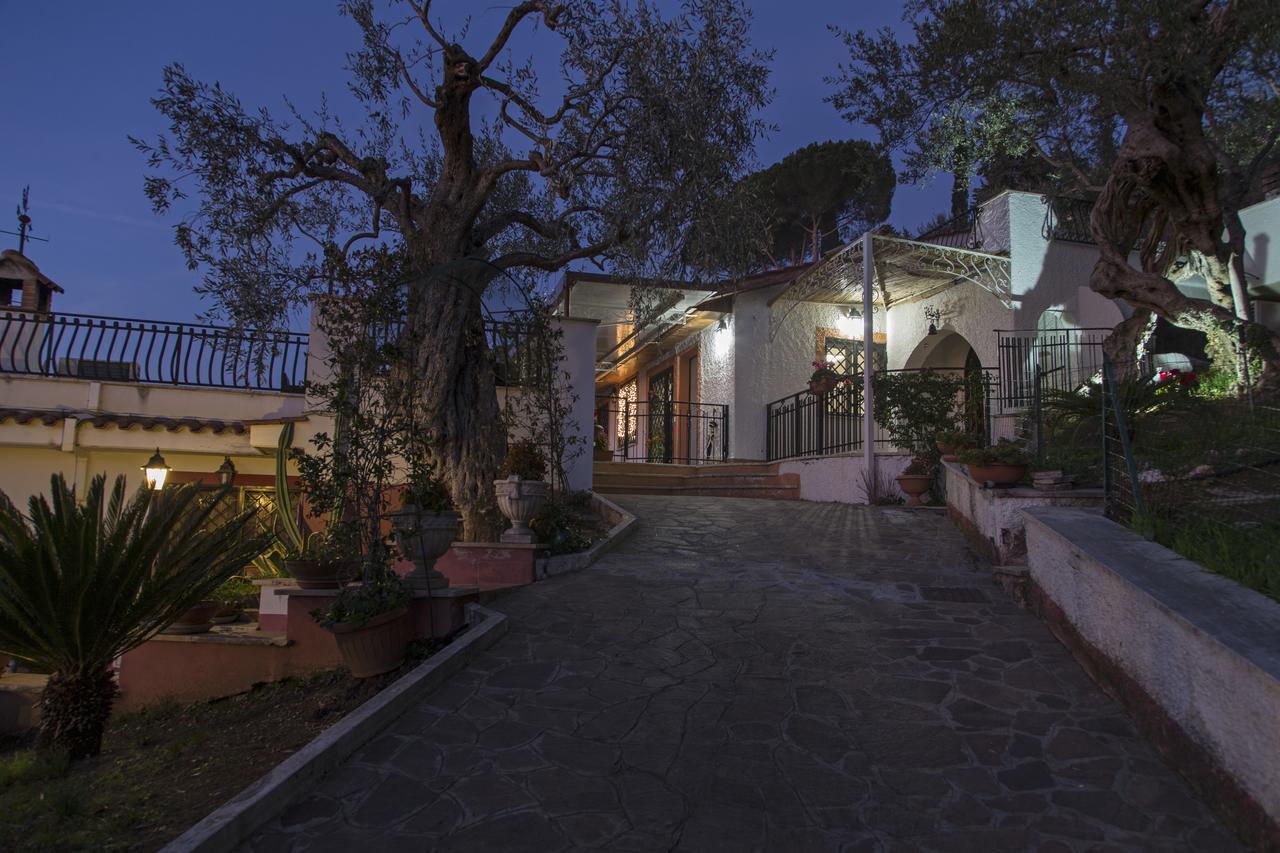 Millenovecento Apartman Tivoli Kültér fotó